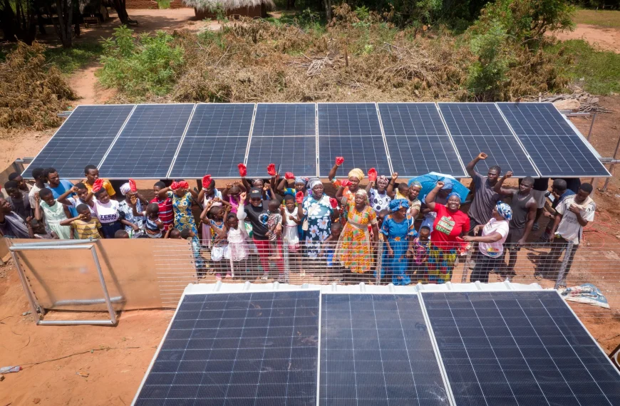 #Apaaso4Solar: 350 Ghana Brings Solar-Powered Electricity to 36 Households in Apaaso